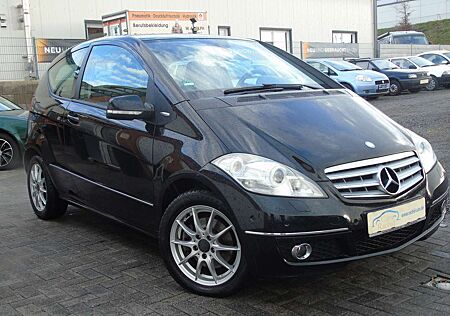 Mercedes-Benz A 200 CDI*BREMSEN+ÖL+ALLWETTERREIFEN=NEU*XENON