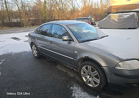 VW Passat Volkswagen 2.5 V6 tdi Highline 4motion