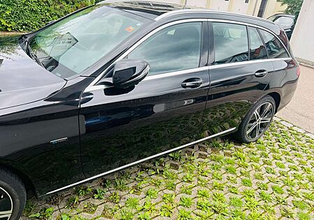 Mercedes-Benz C 300 e T 9G-TRONIC