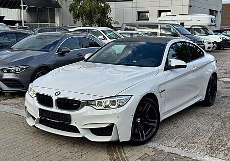 BMW M4 Coupe DKG/ HK/LED/HUD/AKRAPOVIC
