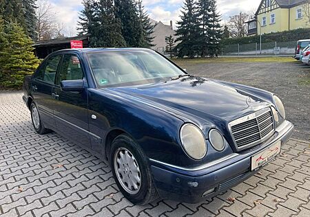 Mercedes-Benz E 240 TÜV 10/2026