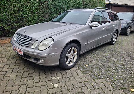 Mercedes-Benz E 240 T ELEGANCE - 2 Hand -Scheckheft - tüv Neu