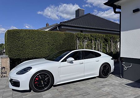 Porsche Panamera Turbo