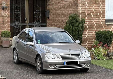 Mercedes-Benz C 180 Kompressor (203.046)