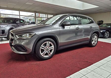 Mercedes-Benz GLA 200 d NAVI+LEDER+LED+AHK+SHZ+DCT