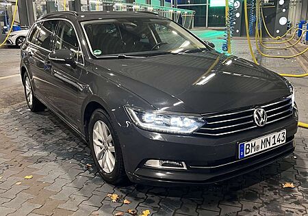 VW Passat Variant Volkswagen 2.0 TDI SCR DSG Comfortline