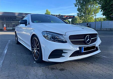 Mercedes-Benz C 300 Coupe*9G-TRONIC*AMG Line*NightPaket*PANO
