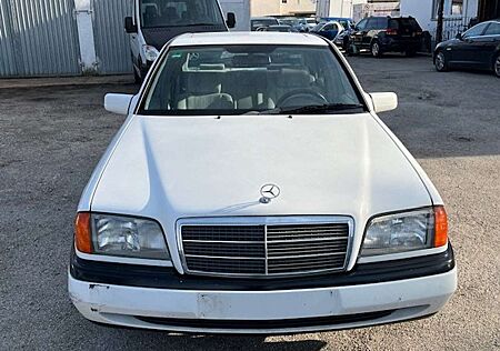 Mercedes-Benz C 180 Elegance Automatik