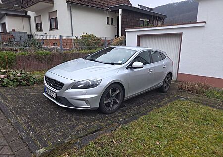 Volvo V40 Rdesign
