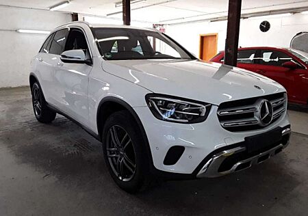 Mercedes-Benz GLC 300 PlugIn*4Matic*AHK*MBUX*R.Cam*SHZ*Leder