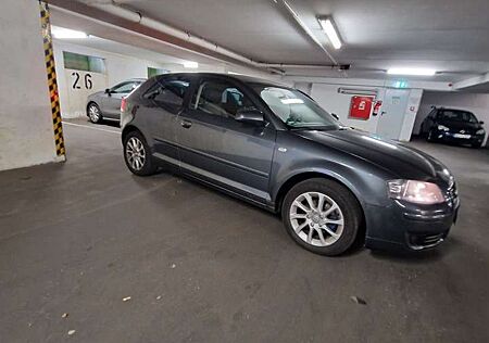 Audi A3 1.6 tiptronic Attraction