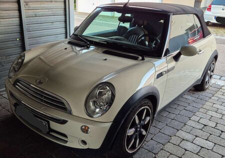 Mini Cooper Cabrio Sidewalk