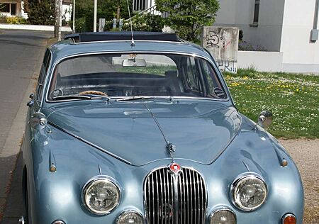 Jaguar MK II schöner stilvoller Oldtimer mit Schiebedach
