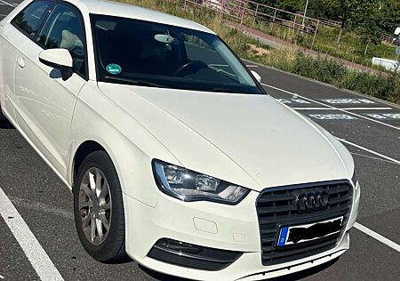 Audi A3 1.4 TFSI cod - Attraction, Carplay, Navi,8-fach