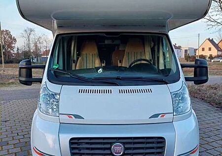 Caravans-Wohnm Carado A 361 mit Markise