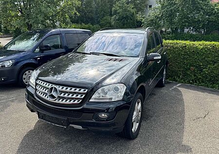 Mercedes-Benz ML 320 CDI Navi,SHD,AHK,19"Zoll,Sportpaket,MwST