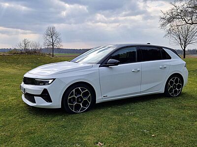 Opel Astra Astra Ultimate, Automatik, Panorama, AHK, Alcantara