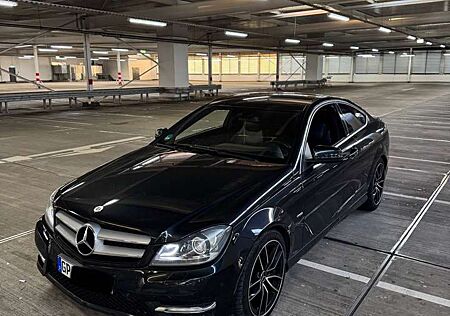 Mercedes-Benz C 180 Mercedes C Coupé AMG Packet