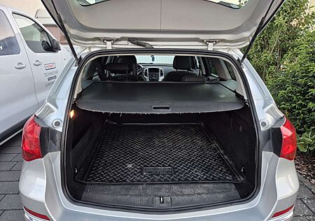 Opel Astra Sportstourer J