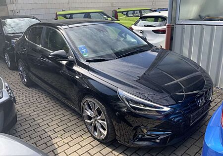 Hyundai i30 Prime*M.hybrid*S.Dach*Winterpaket*R.Cam*Navi