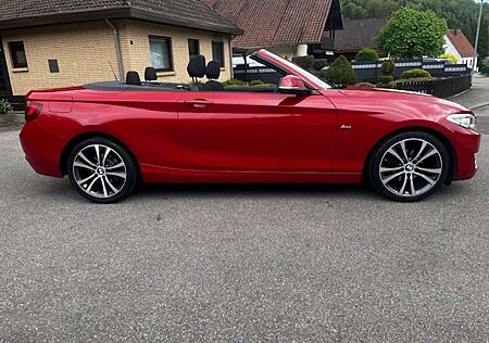 BMW 218 i Sport Line/2.Hd/Autom/18"/LR-HzG/AHK/SHZ/PDC