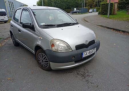 Toyota Yaris 1.0 5 türig