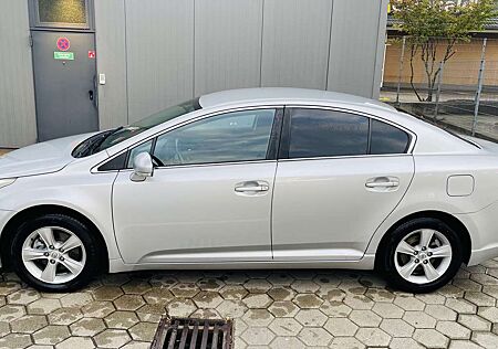 Toyota Avensis Stufenheck 1.6 Sol