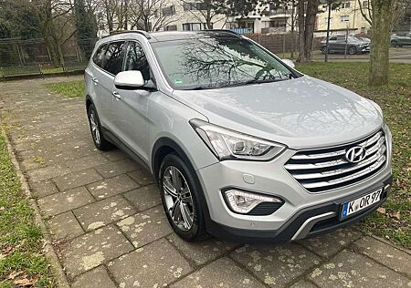 Hyundai Grand Santa Fe Premium 4WD