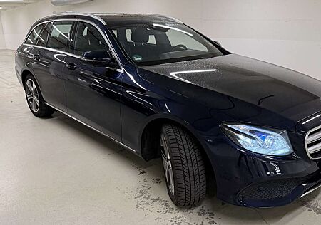 Mercedes-Benz E 400 4Matic Voll/ Airm/ Sthz/ 360/ Head Up/ Massa