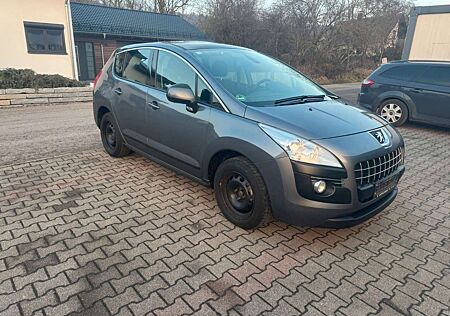 Peugeot 3008 Premium 1.HD AHK Klima 8-Fach