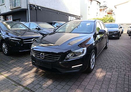 Volvo V60 Kombi Kinetic LED Leder Navi PDC AHK