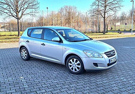 Kia XCeed Ceed SW / cee'd SW 1.4 16V Kundendienst Scheckheftgepflegt