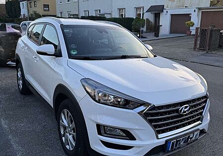 Hyundai Tucson gebraucht kaufen Hyundai Tucson Trend 2WD Scheckheft gepflegt Automatik