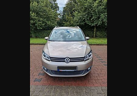 VW Touran Volkswagen 1.6 TDI DPF DSG Comfortline