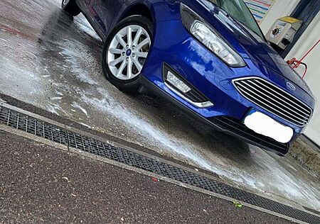 Ford Focus Turnier 1.5 EcoBoost Start-Stopp-System Titanium