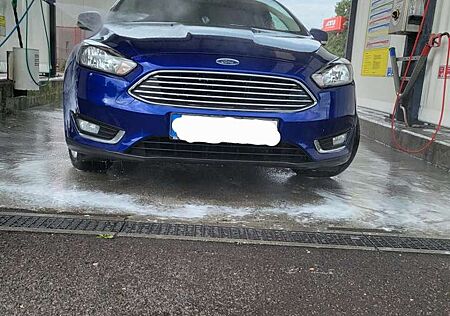 Ford Focus Turnier 1.5 EcoBoost Start-Stopp-System Titanium