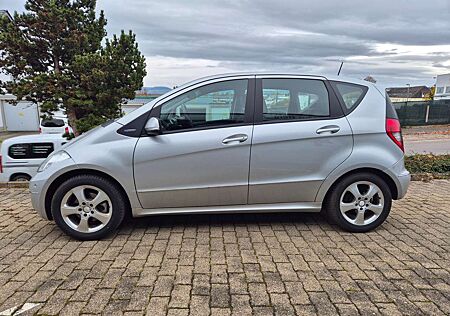 Mercedes-Benz A 180 A-Klasse 5-Türer BlueEFFICIENCY Avantgarde