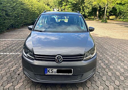 VW Touran Volkswagen 1.6 TDI DPF BlueMotion Technology Trendline