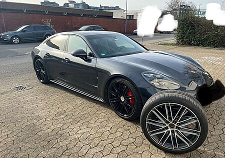 Porsche Panamera Turbo