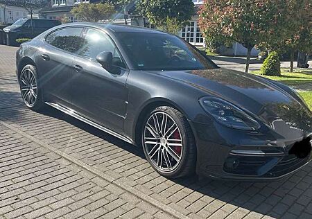 Porsche Panamera Turbo