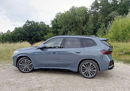 BMW iX1 xDrive30 M Sportpaket