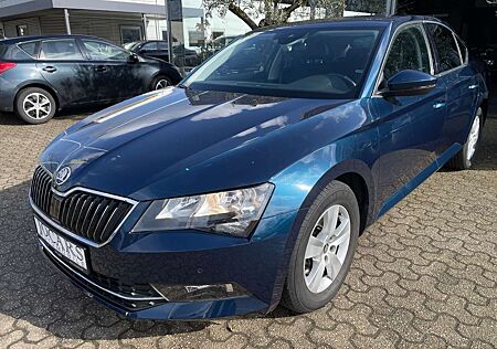 Skoda Superb Ambition/ DSG//CAR-PLAY/RFK/AHK/AIR-CARE