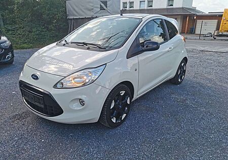 Ford Ka /+ Titanium 1.25i Black & White