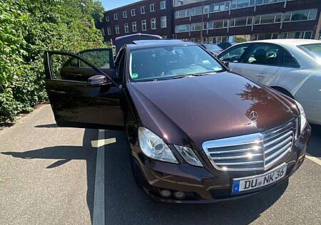 Mercedes-Benz E 220 CDI DPF BlueEFFICIENCY