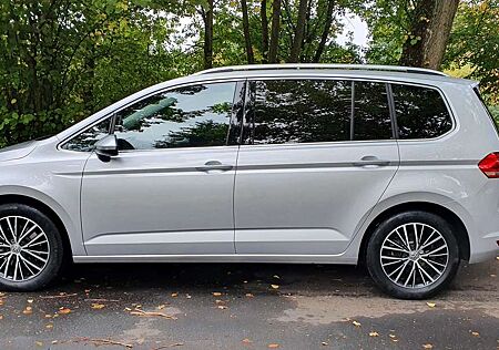 VW Touran Volkswagen Diesel 2.0 TDI SCR Highline LED 5 Sitzer AHK 8fach