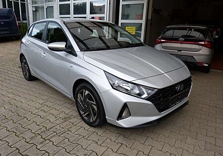 Hyundai i20 48V AUTOMATIK KAMERA SHZ LHZ APPLE