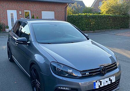 VW Golf R Volkswagen R 4Motion