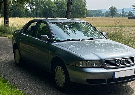 Audi A4 1.6