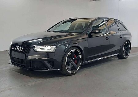 Audi RS4 AVANT ALL-BLACK 20Z./ACC/PANO/CARBON/280KMH