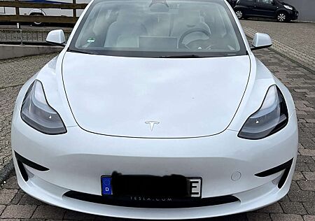 Tesla Model 3 Standard Reichweite Plus Hinterradantrieb